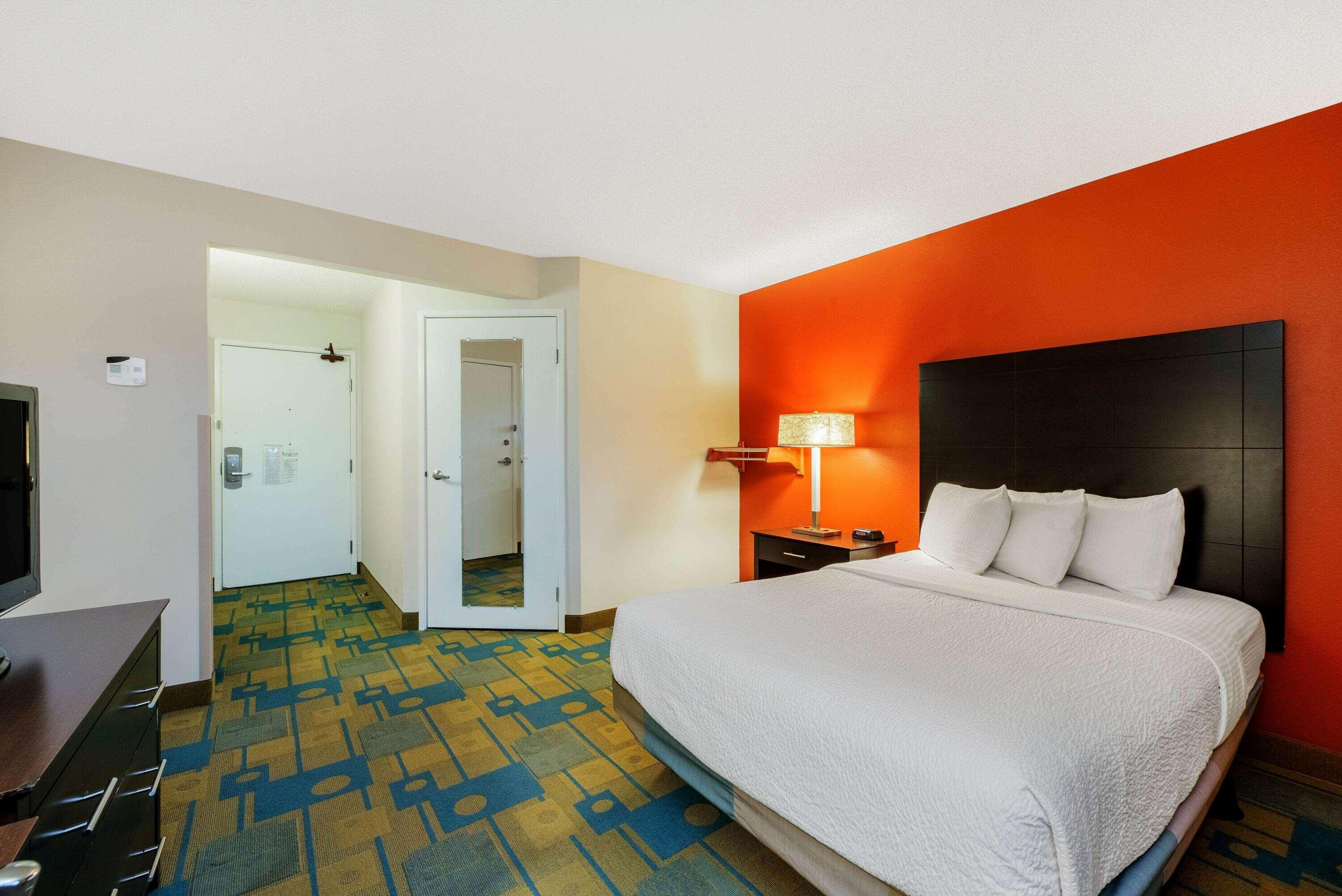 La Quinta By Wyndham Mansfield Oh Hotel Buitenkant foto