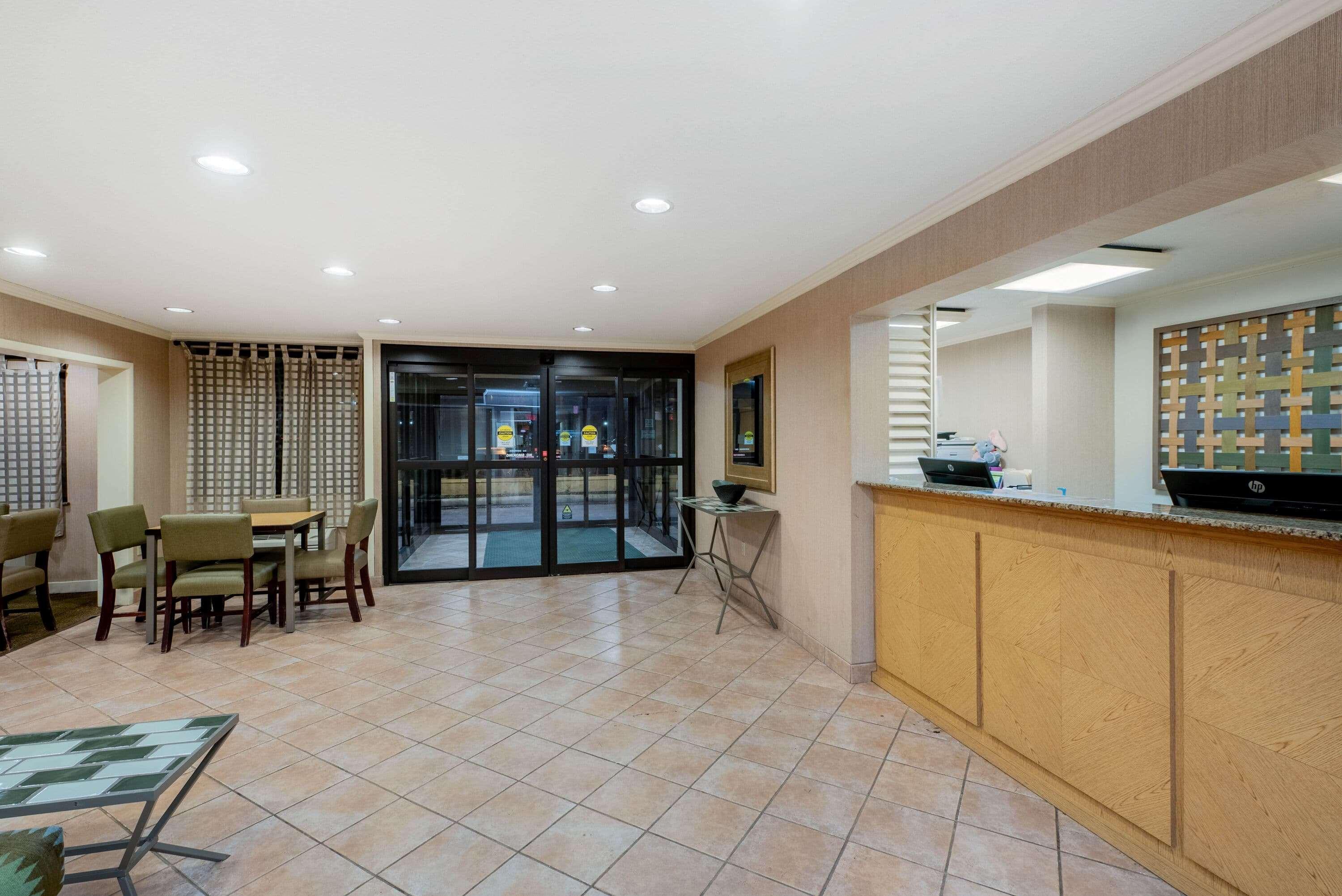 La Quinta By Wyndham Mansfield Oh Hotel Buitenkant foto