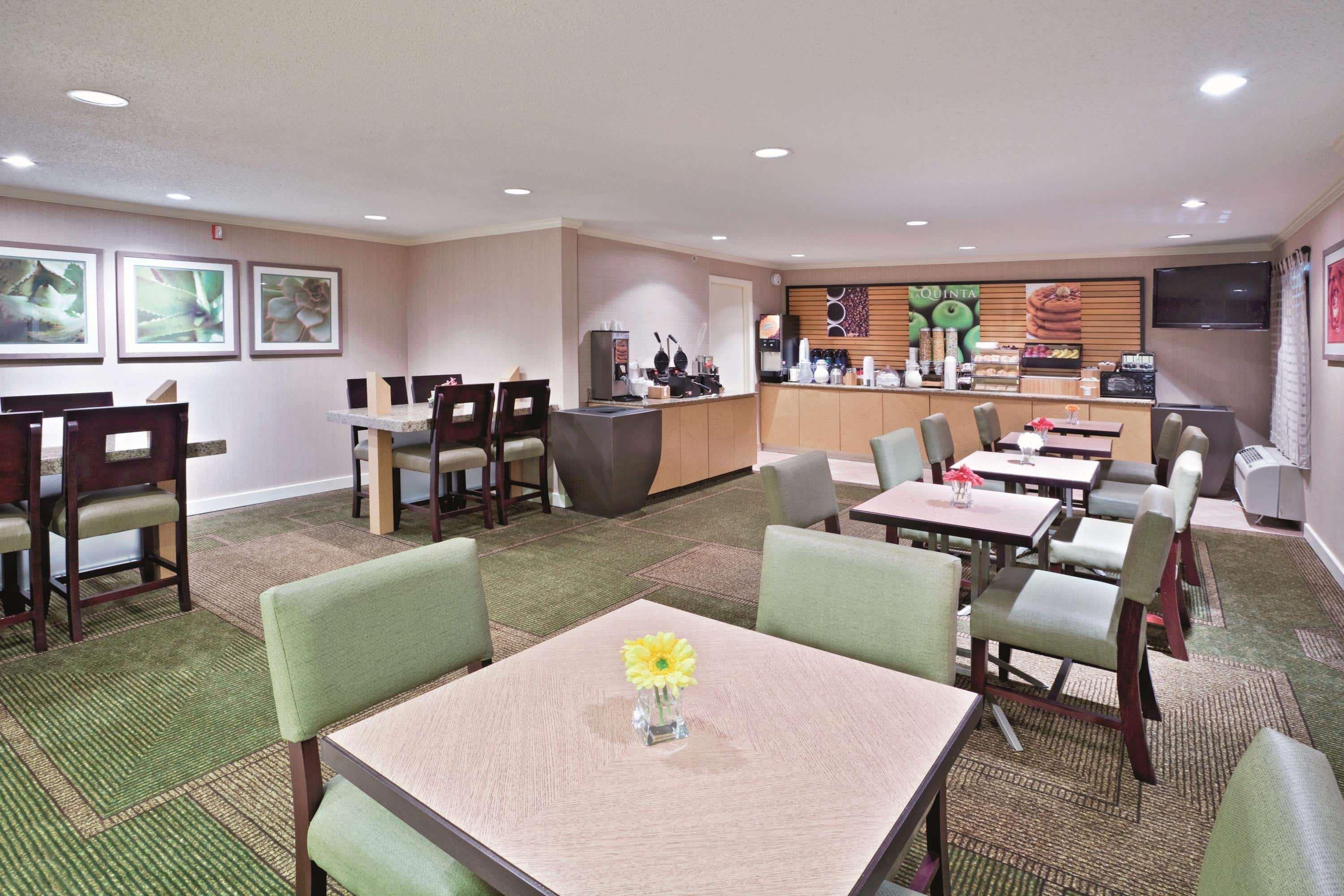 La Quinta By Wyndham Mansfield Oh Hotel Buitenkant foto
