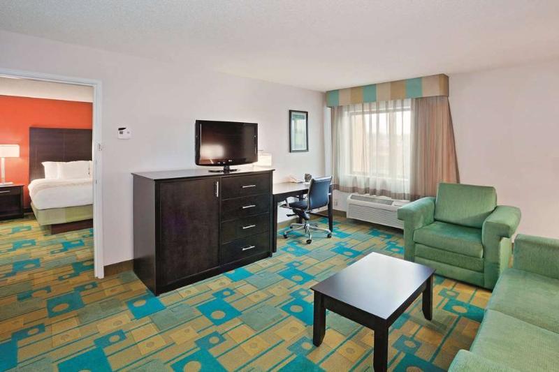 La Quinta By Wyndham Mansfield Oh Hotel Buitenkant foto